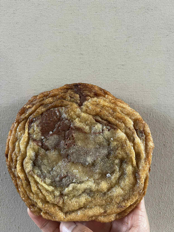 CLASSIC CHOCOLATE CHIP COOKIE