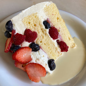 TRIPLE BERRY TRES LECHES (SLICE)