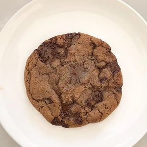 CLASSIC CHOCOLATE CHIP COOKIE